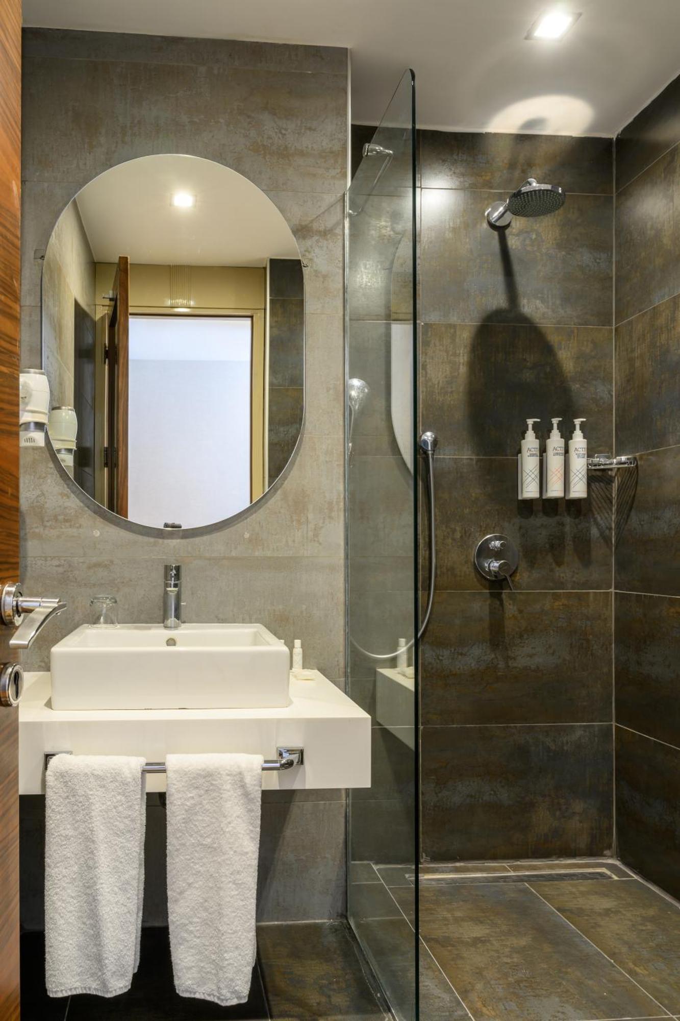 Four Points Flex By Sheraton Istanbul Taksim Square Esterno foto