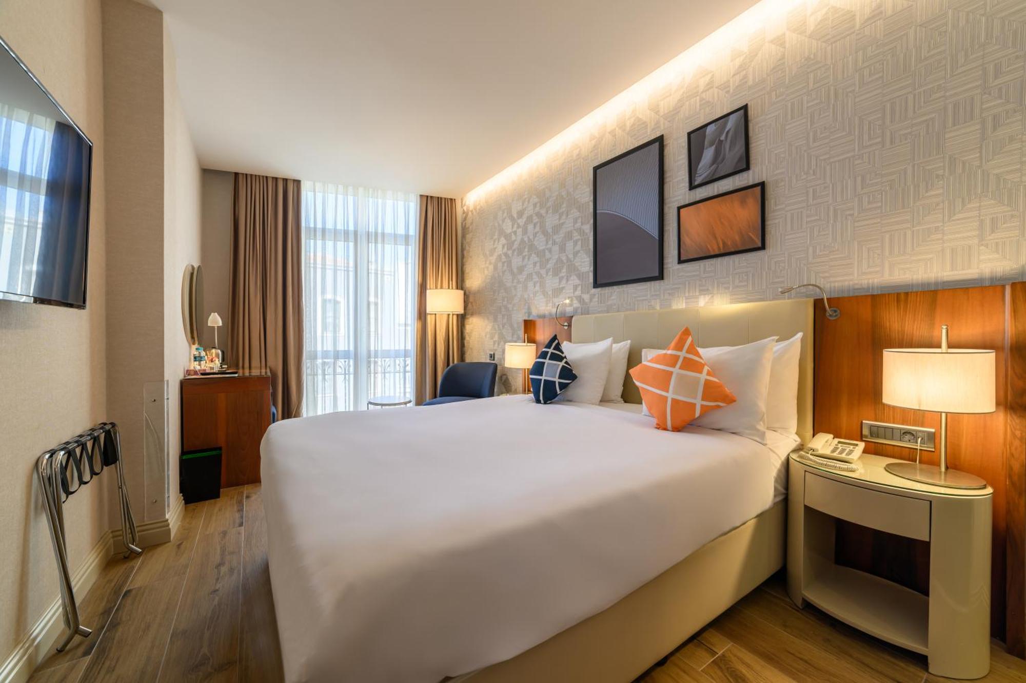 Four Points Flex By Sheraton Istanbul Taksim Square Esterno foto