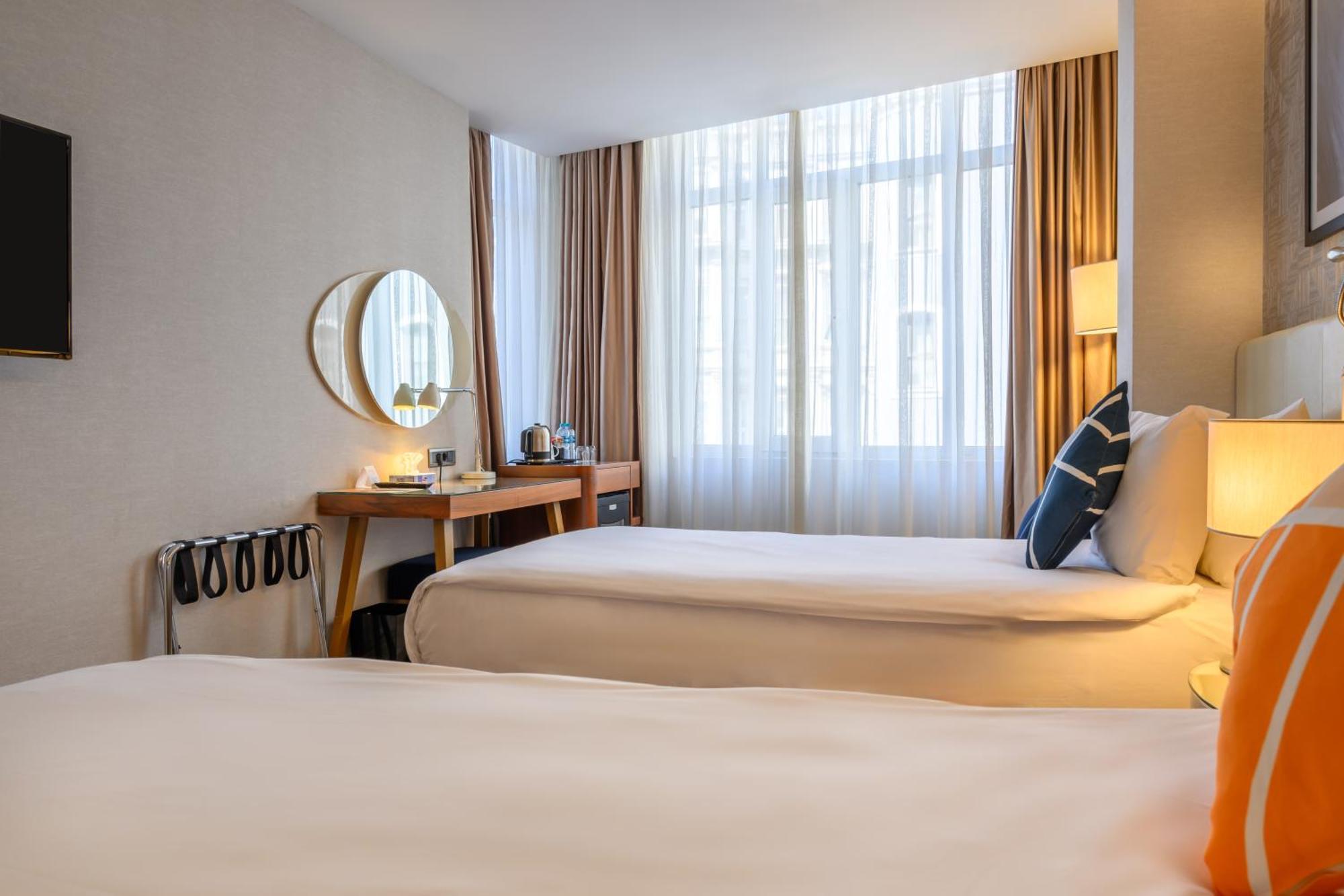 Four Points Flex By Sheraton Istanbul Taksim Square Esterno foto
