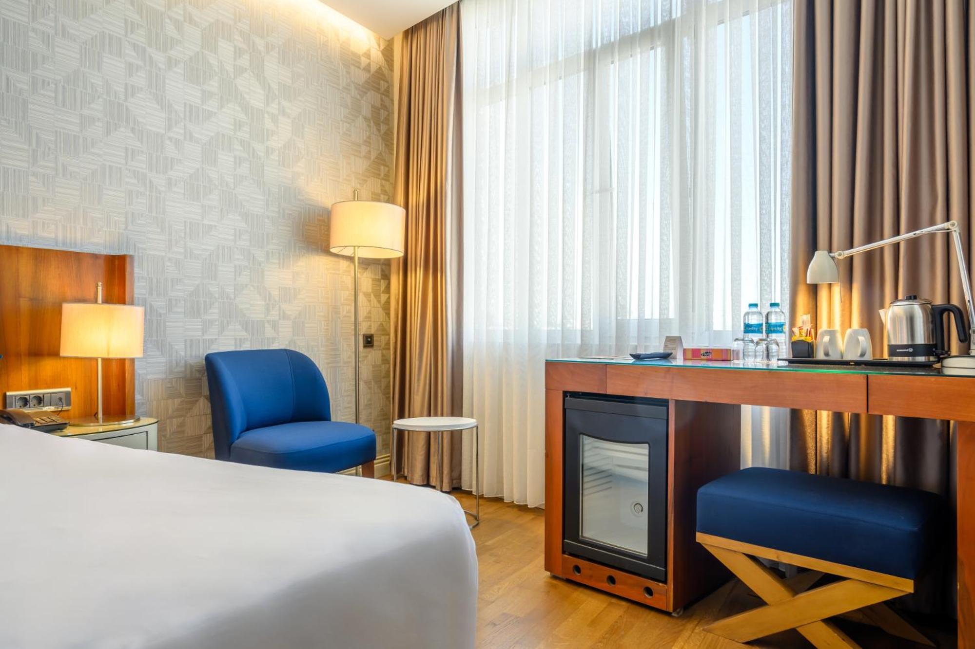 Four Points Flex By Sheraton Istanbul Taksim Square Esterno foto