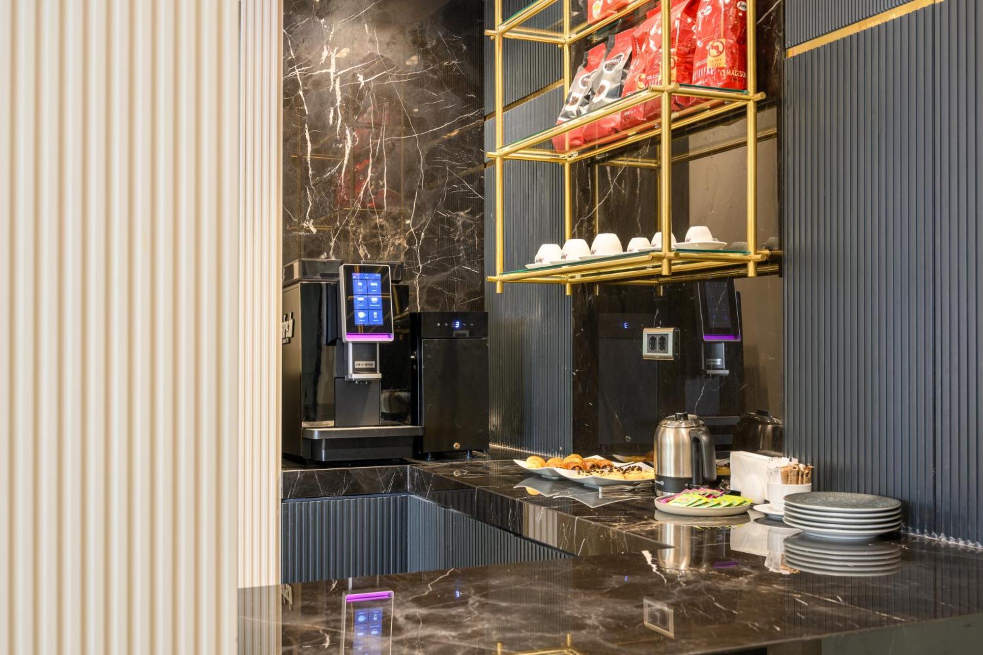Four Points Flex By Sheraton Istanbul Taksim Square Esterno foto