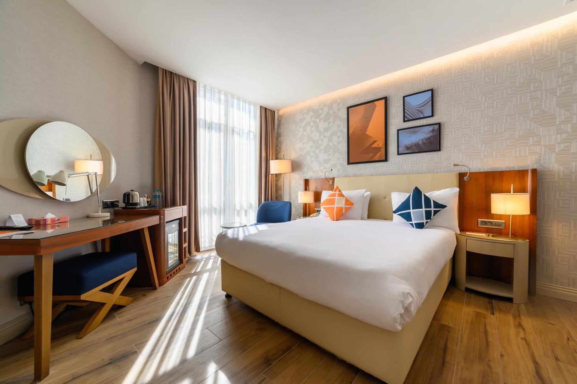 Four Points Flex By Sheraton Istanbul Taksim Square Esterno foto