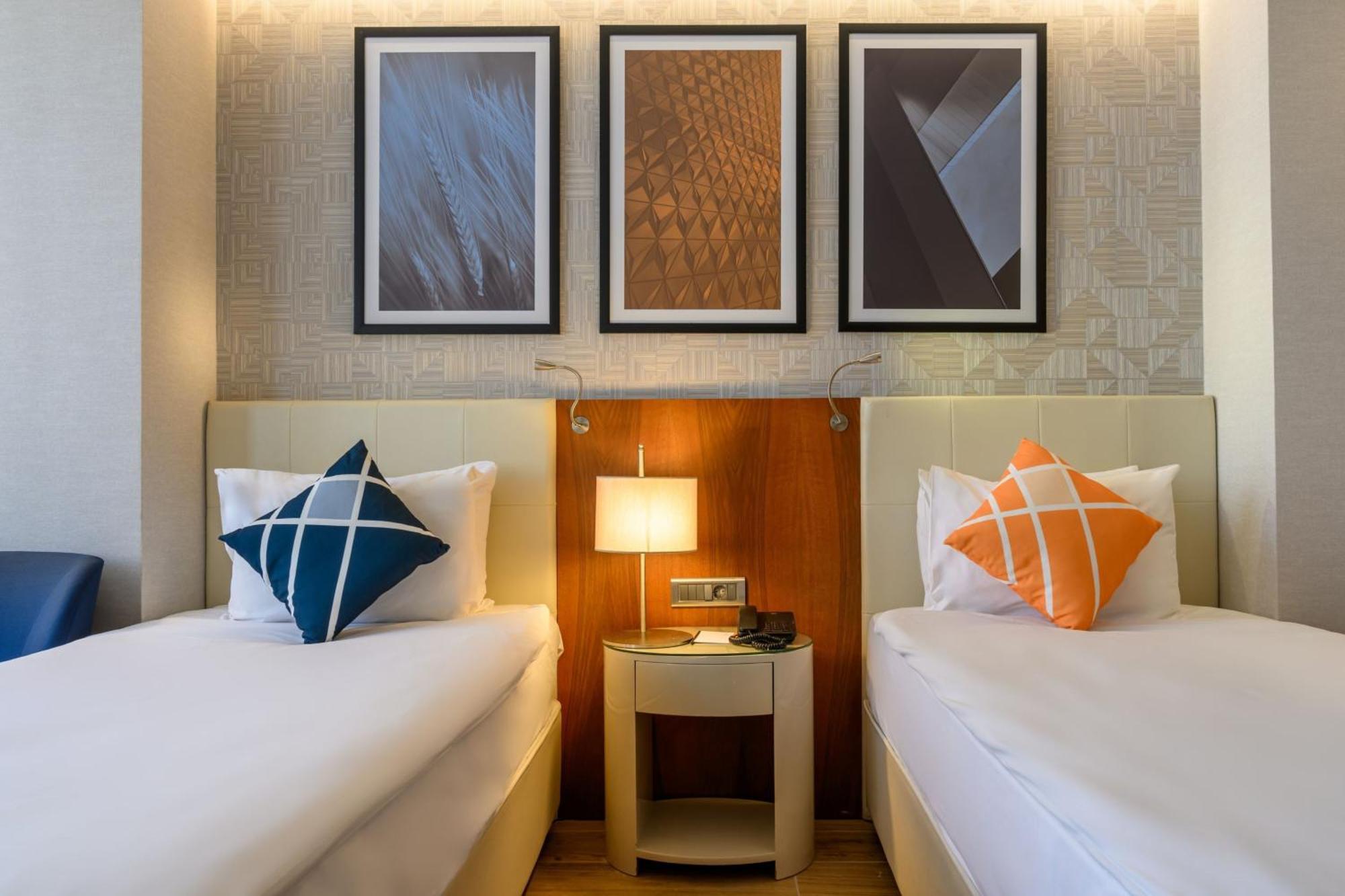 Four Points Flex By Sheraton Istanbul Taksim Square Esterno foto