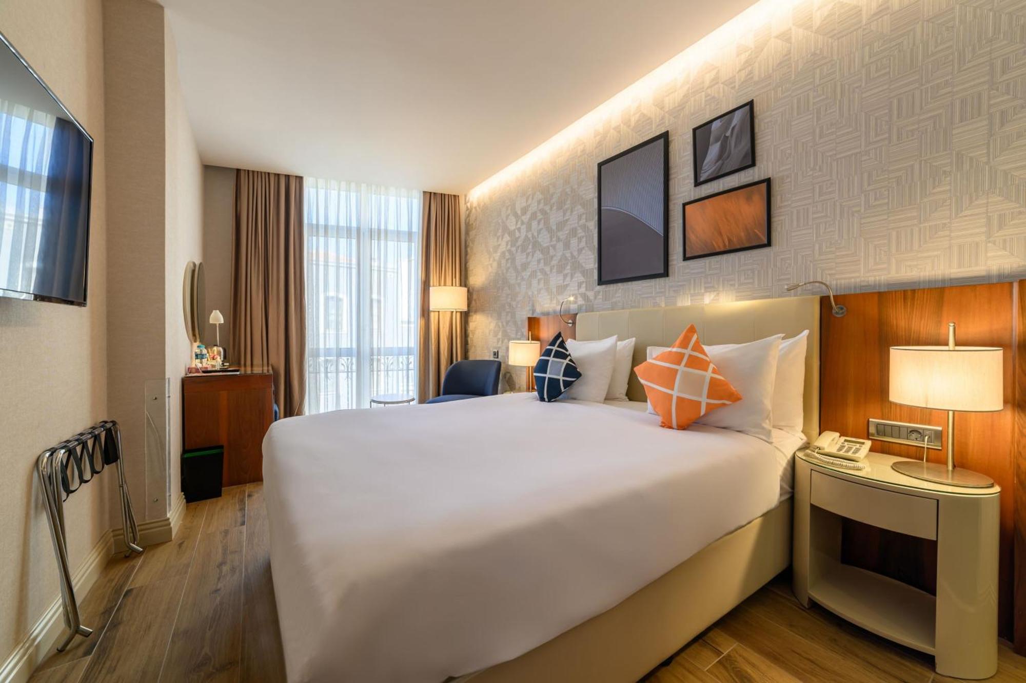 Four Points Flex By Sheraton Istanbul Taksim Square Esterno foto