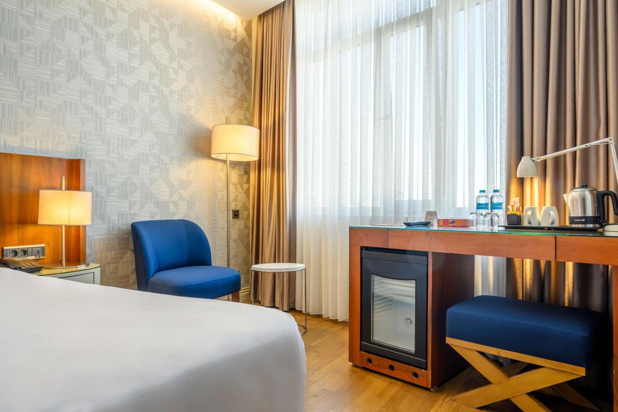 Four Points Flex By Sheraton Istanbul Taksim Square Esterno foto