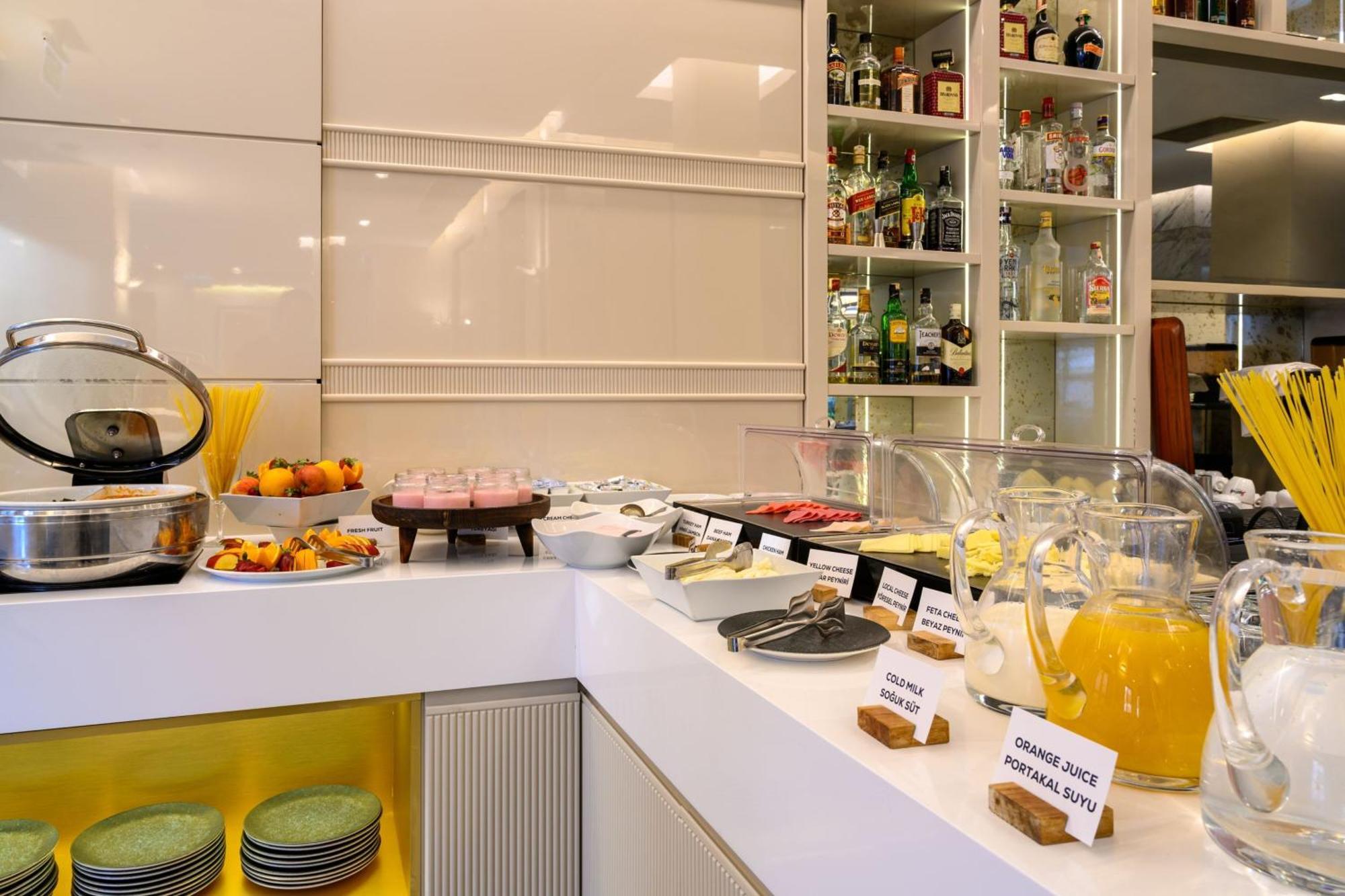 Four Points Flex By Sheraton Istanbul Taksim Square Esterno foto