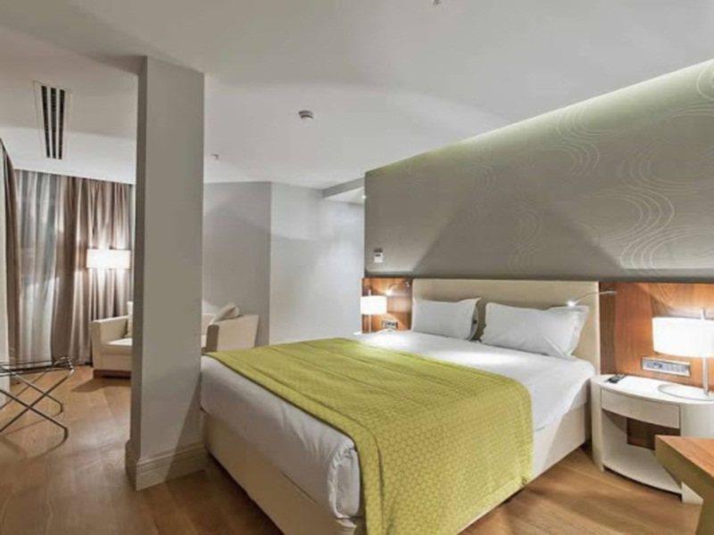 Four Points Flex By Sheraton Istanbul Taksim Square Esterno foto