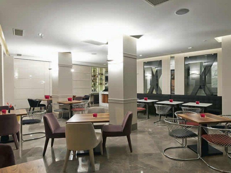 Four Points Flex By Sheraton Istanbul Taksim Square Esterno foto